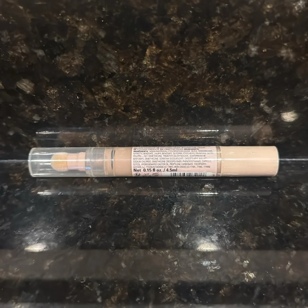 NEW Makeup Revolution Beauty Fast Base Concealer - Color: C4‎